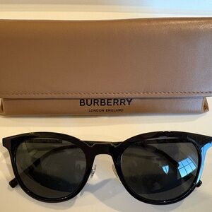 Burberry Black Sunglasses with Tan Case